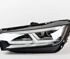 Restore your Audi's nighttime vision with this genuine OEM 2018 Audi Q5 headlight . Upgrade your 2018-2020 Q5/SQ5 for enhanced safety and style.